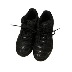 Nike Air max plus youth 5.5 fits women’s size 7.5